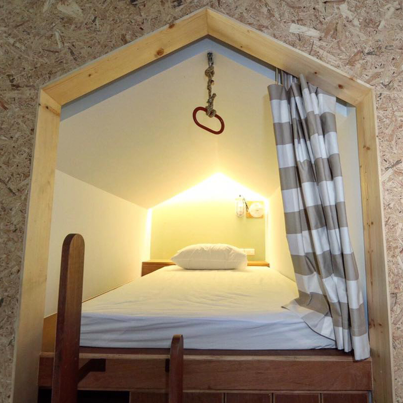 Barn & Bed Hostel (พร้อมพงษ์) ' บาร์น แอนด์ เบด โฮสเทล '