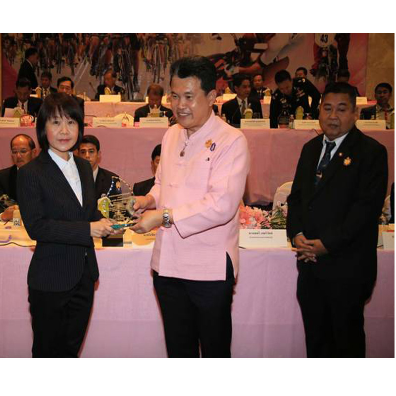LPN หนุนแข่งจักรยานชิงถ้วยพระราชทาน LPN หนุนแข่งจักรยานชิงถ้วยพระราชทาน