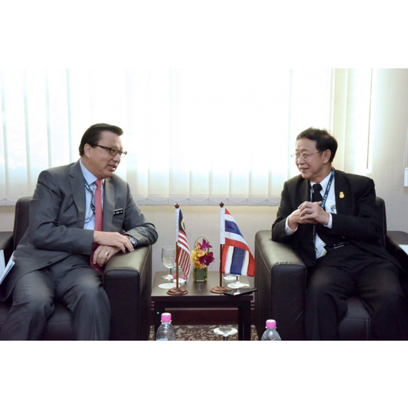 ไทย-มาเลย์ หารือการค้าชายแดนจ่อเปิดด่านปาดังเบซาร์ 24 ชม. ผุดไฮสปีดทะลุกัวลาลัมเปอร์ ไทย-มาเลย์ หารือการค้าชายแดนจ่อเปิดด่านปาดังเบซาร์ 24 ชม. ผุดไฮสปีดทะลุกัวลาลัมเปอร์
