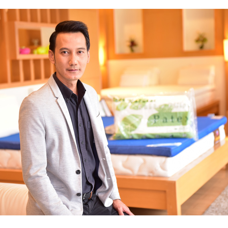 ปาเท็กซ์ แบรนด์ที่นอนและหมอนยางพาราเพื่อสุขภาพ รุกตลาดเต็มสูบ เตรียมรีแบรนด์ครั้งใหญ่ เจาะลูกค้าใหม่เพิ่มในไทย พร้อมขยายช่องทางการจำหน่ายในจีนอีกอย่างน้อย 100 แห่งในปี 2560 ปาเท็กซ์ แบรนด์ที่นอนและหมอนยางพาราเพื่อสุขภาพ รุกตลาดเต็มสูบ เตรียมรีแบรนด์ครั้งใหญ่ เจาะลูกค้าใหม่เพิ่มในไทย พร้อมขยายช่องทางการจำหน่ายในจีนอีกอย่างน้อย 100 แห่งในปี 2560