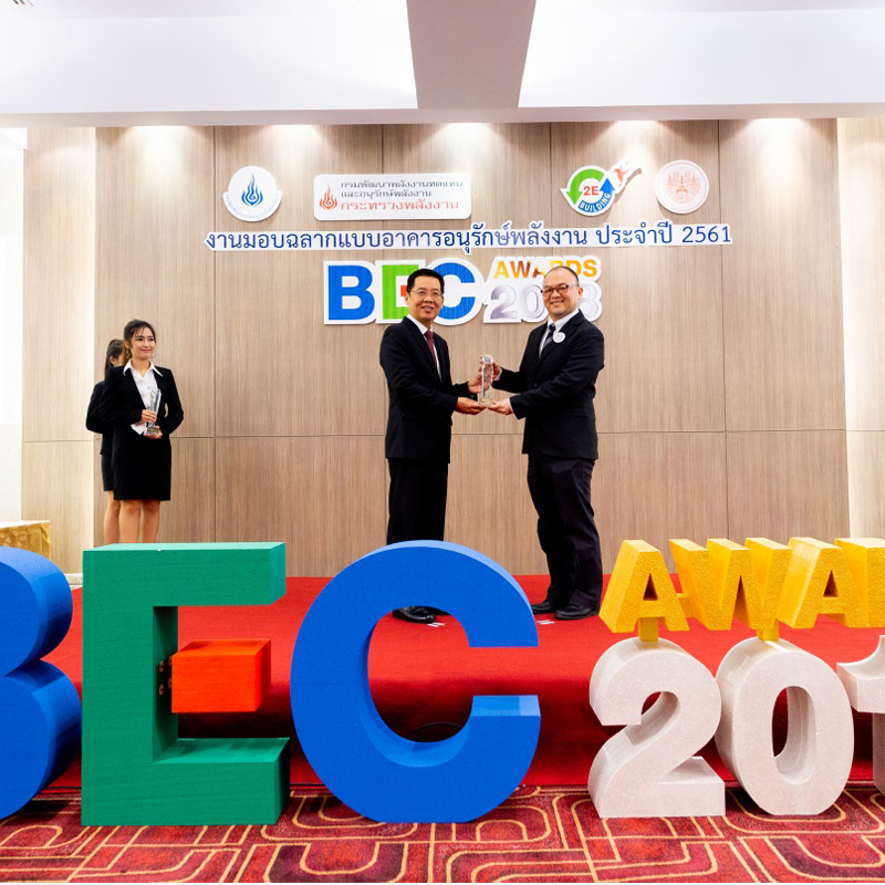 LPN ยิ้มรับแบบอาคารผ่านเกณฑ์ 54 อาคาร ในงาน BEC Awards 2018 LPN ยิ้มรับแบบอาคารผ่านเกณฑ์ 54 อาคาร ในงาน BEC Awards 2018