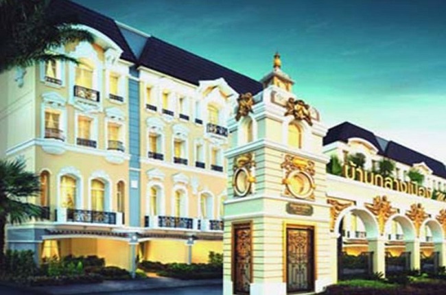 บ้านกลางเมือง มอนติ - คาร์โล