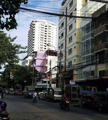 บ้านรองเมือง