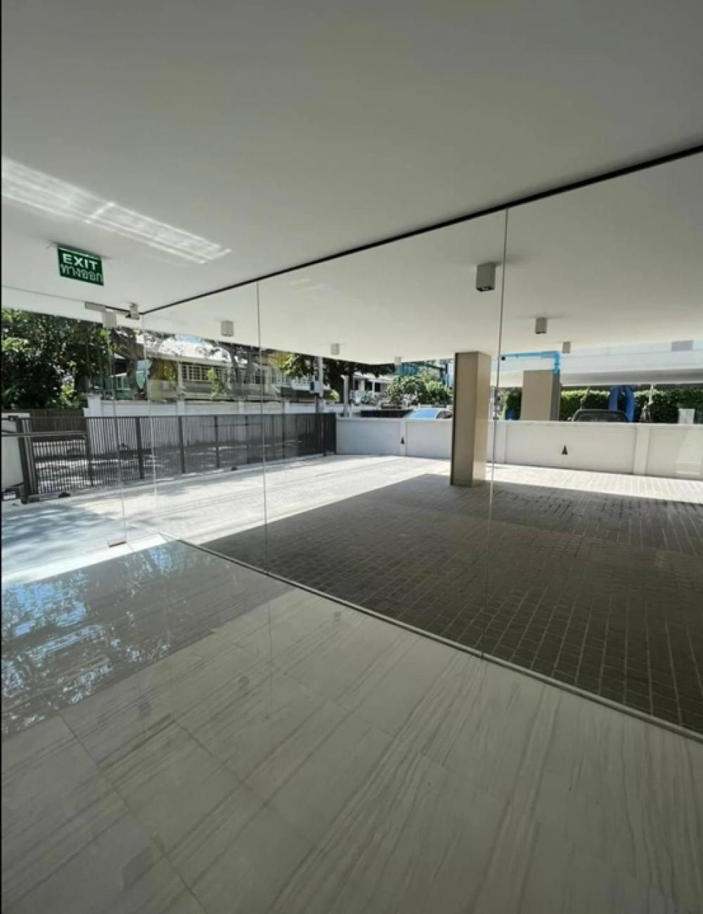 Rental / Selling   : Home Office With Lift In Rama 9 , 5 Storeys , 560 sqm , 57 sqw , 6 Bath , 6 Indoor 🔥🔥Rental Price : 250,000 THB / Month 🔥🔥( Big Size ) 🔥🔥Rental Price : 150,000 THB / Month 🔥🔥( Small Size ) 🔥🔥Selling Price : 38,900,000 THB 🔥🔥#se – รูปที่ 3