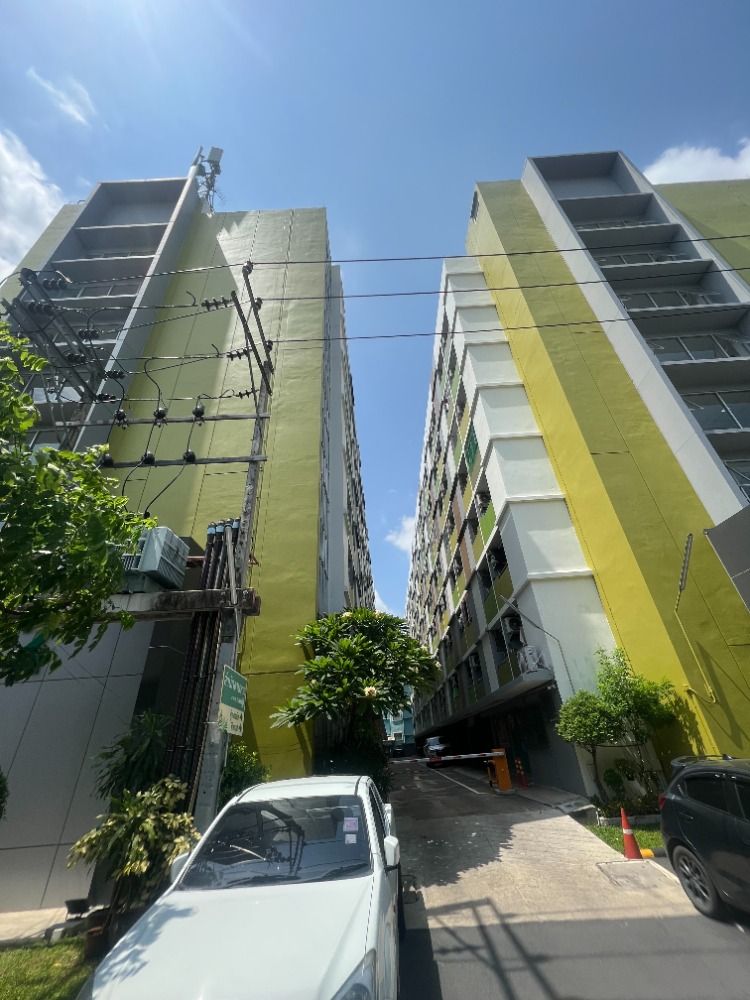 Sell ​​Bangkae City Condo (Bangkae City), located on Petchkasem Road, near MRT Lak Song, opposite The Mall Bangkae.
