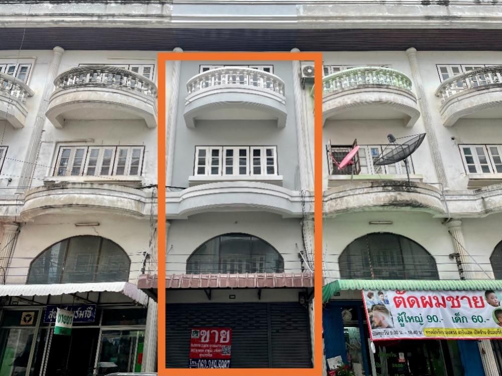 ราคาดีที่สุด***อาคารพาณิชย์ 3.5 ชั้น รีโนเวท พร้อมอยู่ ทำเลดี ติดถนนบรมราชชนนี ฟรีโอน