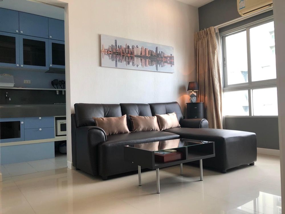 For rent Q House Sathorn high floor near bts For rent Q House Sathorn high floor near bts