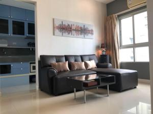 For rent Q House Sathorn high floor near bts