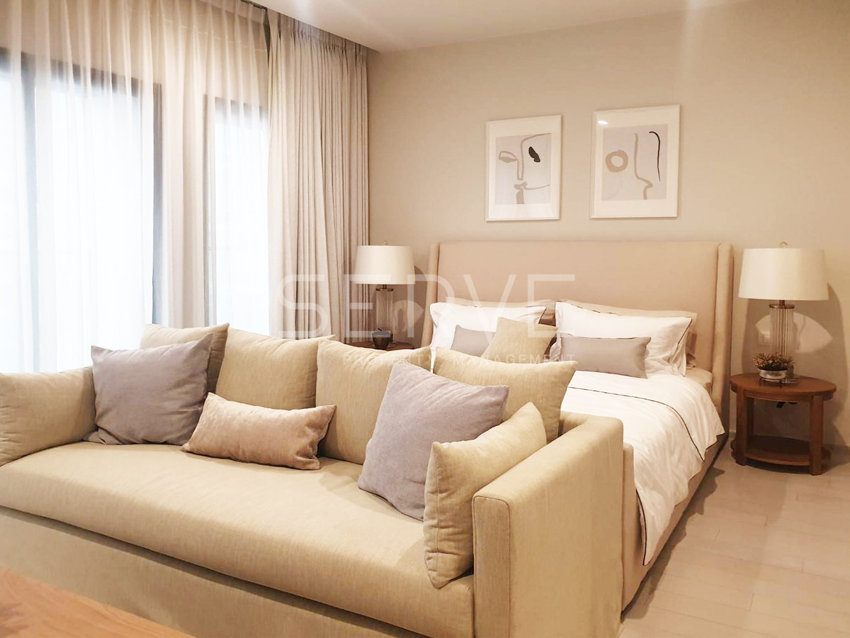🔥9.9 MB🔥- Bright &amp; Nice Style  Studio with Partition 47.2 sq.m. High Fl. 10+ Directly connecting to BTS Phloen Chit at Noble Ploenchit Condo / For Sale