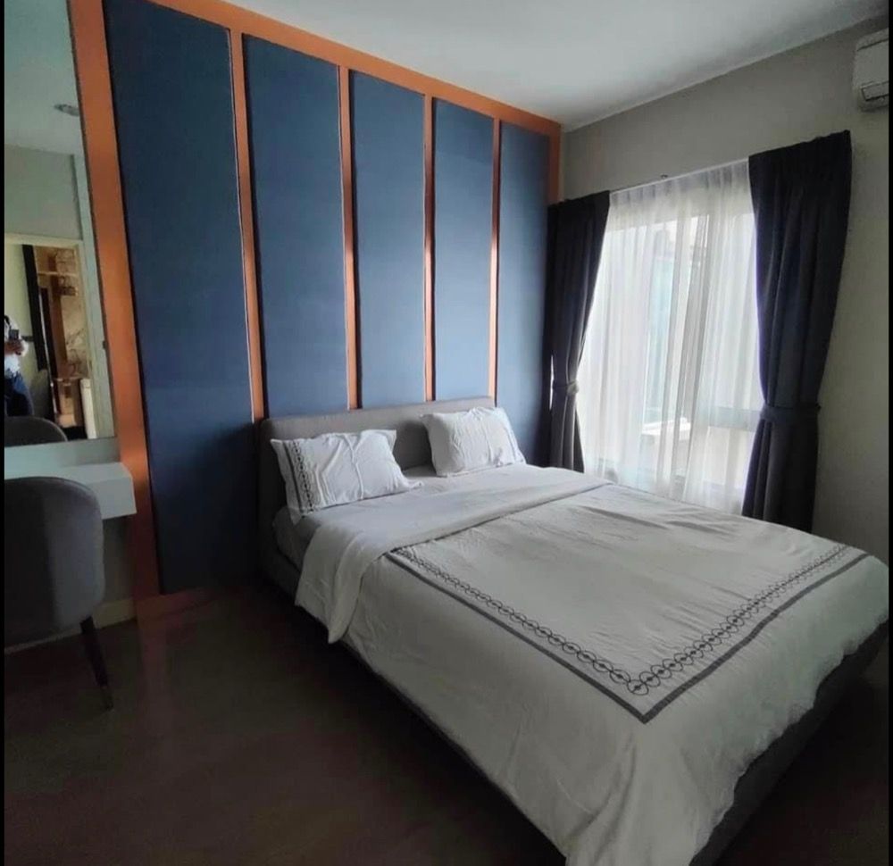Special deal for rent The Crest 34 high floor unblocked view nice decor Special deal for rent The Crest 34 high floor unblocked view nice decor