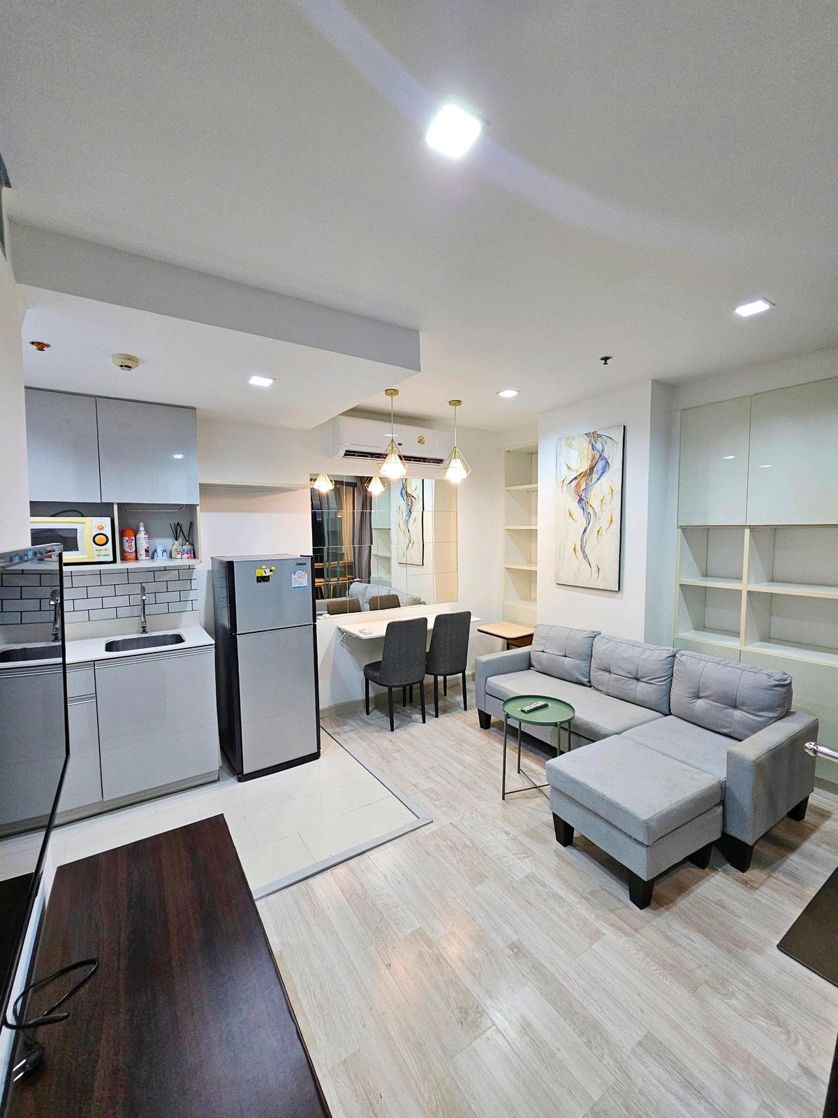 🔥ให้เช่า Ideo Mobi Sukhumvit 81🔥 Duplex 1 Bedroom 21,000 บาท เฟอร์ครบ เครื่องใช้ไฟฟ้าครบ พร้อมอยู่ !! สอบถามโทร 094-565-6351 🔥ให้เช่า Ideo Mobi Sukhumvit 81🔥 Duplex 1 Bedroom 21,000 บาท เฟอร์ครบ เครื่องใช้ไฟฟ้าครบ พร้อมอยู่ !! สอบถามโทร 094-565-6351