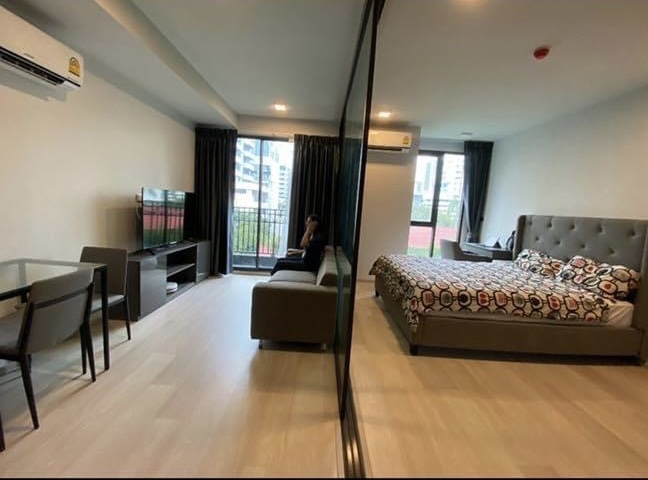 for rent Venio 10 1 bed special deal !! nice room 🌟