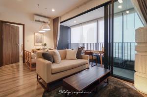 for rent ideo mobi asoke 2 bed special price nice decoration !! ❤️💚
