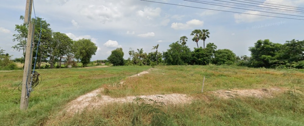 Land for sale, pretty cheap, 23-2-88 rai, Nong Khayang District, Uthai Thani Province. Land for sale, pretty cheap, 23-2-88 rai, Nong Khayang District, Uthai Thani Province.