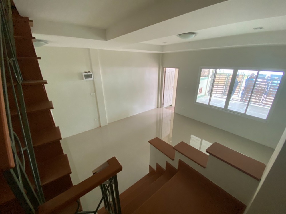 Beautiful townhome with 2 floors near Rayong sea, price 2 million – รูปที่ 2