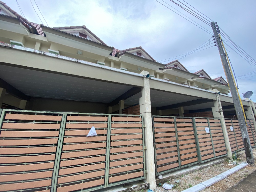 ขายทาวน์โฮมโครงการ พลาบีช ทาวน์ (Pla Beach Town) 2 ชั้น 2 ห้องนอน ใกล้ทะเลระยอง ราคาเพียง 2.09 ล้านบาท ขายทาวน์โฮมโครงการ พลาบีช ทาวน์ (Pla Beach Town) 2 ชั้น 2 ห้องนอน ใกล้ทะเลระยอง ราคาเพียง 2.09 ล้านบาท