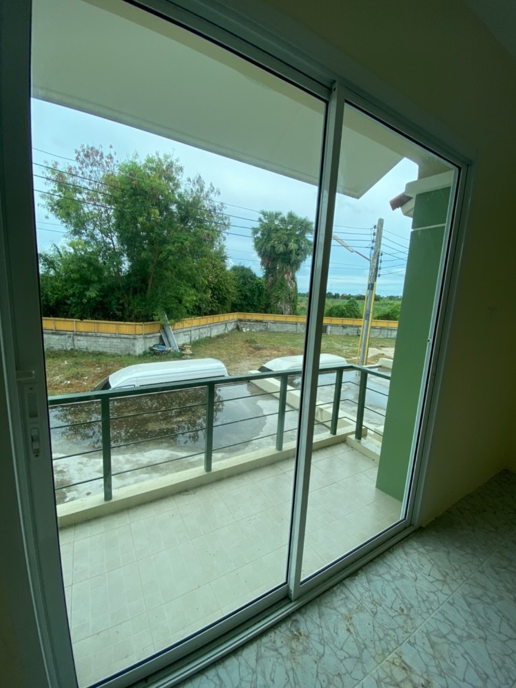 Urgent sale, 2-storey townhome, Pla Beach Town, near Rayong sea, price 2 million – รูปที่ 4