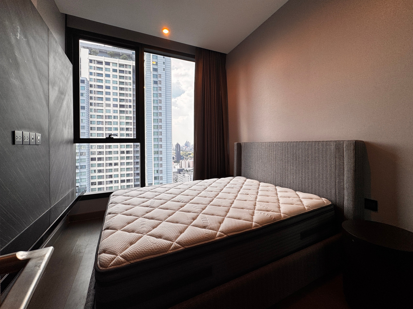 🌿The Esse Singha Complex🌿 ห้องสวย ตกแต่งน่าอยู่ 🛏 2 ห้องนอน 77 ตร.ม. Price negotiable!!! - Close to MRT Phetchaburi – รูปที่ 2