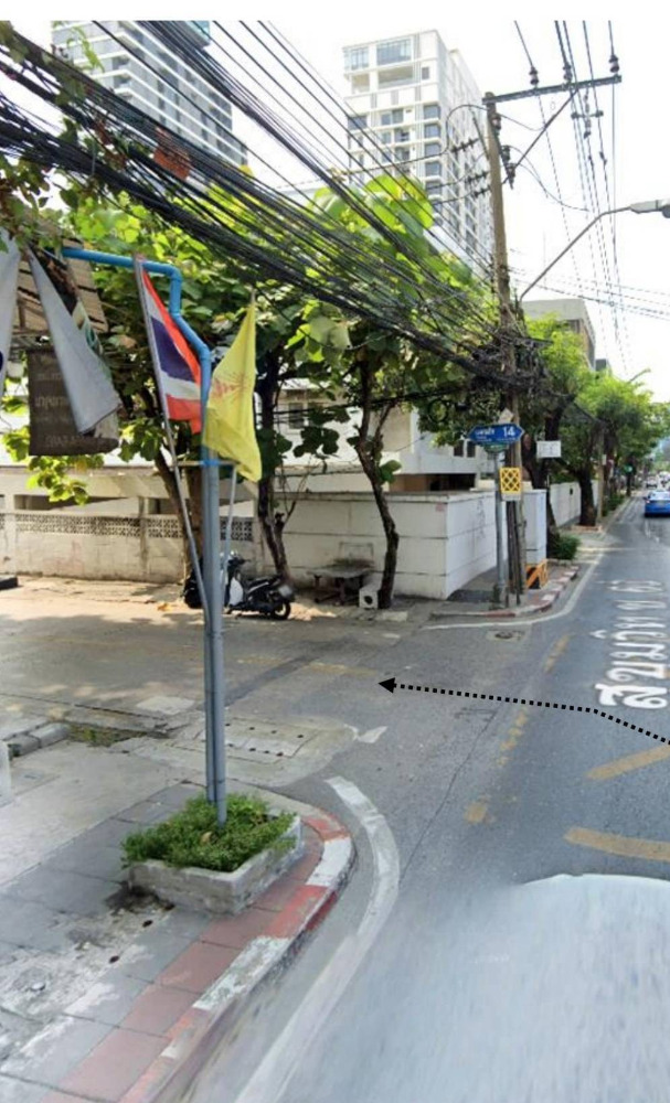 Land for sale, facing south, Ekkamai Road (Sukhumvit 63), size 118 sq m. Square fabric floor, convenient to travel to both Sukhumvit and Petchburi. – รูปที่ 3