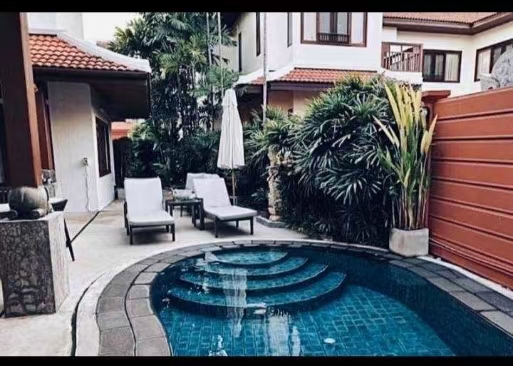 Single house at thonglor for rent