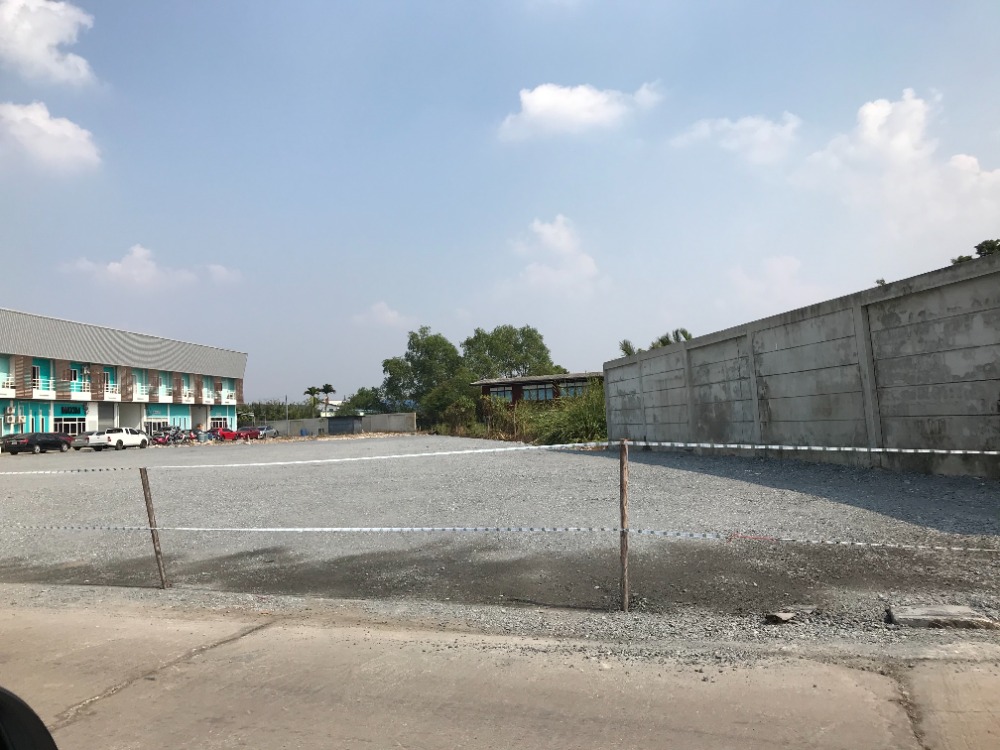 Land filled and divided for sale, 1 ngan - 1 rai, Suksawat, Phra Pradaeng, Samut Prakan, title deed documents, beautiful plots, build factories, warehouses, commercial buildings, residential houses, 36,000 per square wa