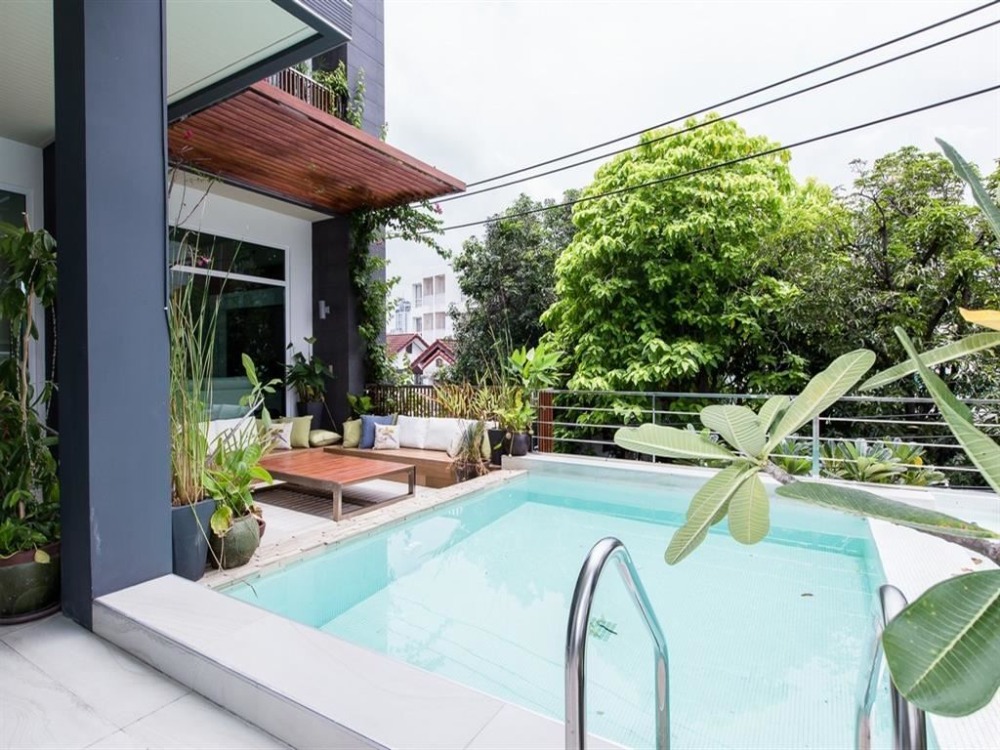 บ้านเดี่ยวเอกมัย65 มีสระส่วนตัว+ลิฟท์ ส่วนตัว 4 storeys 5 beds 7 baths 3 parking