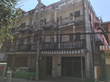 Commercial building for sale, entrance to Maha Sarakham Rajabhat University. Maha Sarakham City . size 74.5 sq wa, Soi Thammawongsawat Commercial building for sale, entrance to Maha Sarakham Rajabhat University. Maha Sarakham City . size 74.5 sq wa, Soi Thammawongsawat