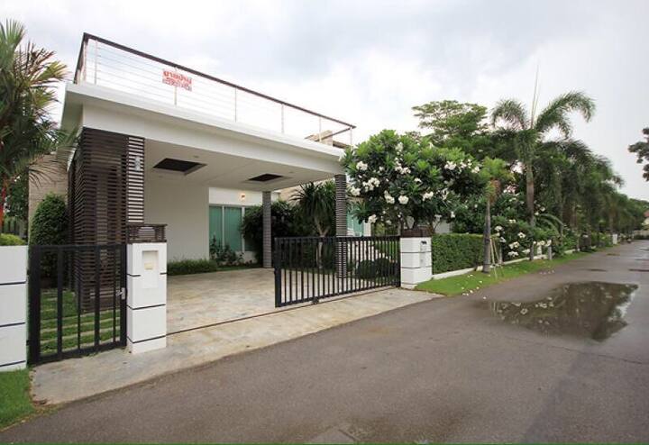 House for rent in Hua Hin, modern style, walkable to the beach, privacy House for rent in Hua Hin, modern style, walkable to the beach, privacy