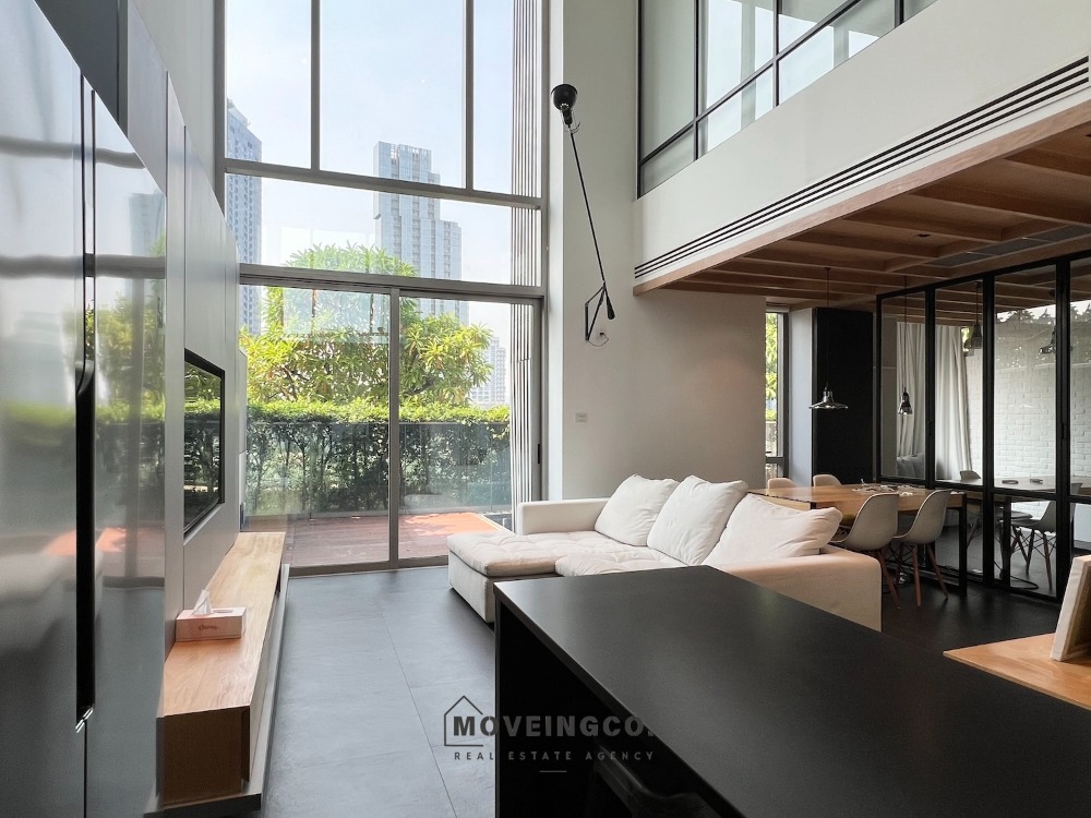 เลี้ยงสัตว์ได้ - คอนโด 2 ห้องนอนแบบ Duplex ใกล้ทองหล่อ - แอชตัน มอร์ฟ 38