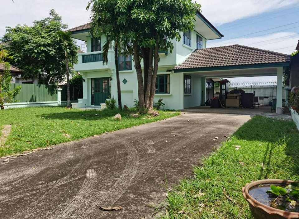 House for  sale  Land and house Village , MaeJo, Sansai