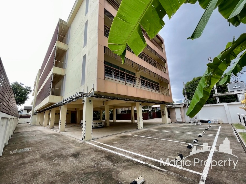 Commercial Building For Sale in Sukhumvit 101, Phra Khanong, Bangkok Commercial Building For Sale in Sukhumvit 101, Phra Khanong, Bangkok
