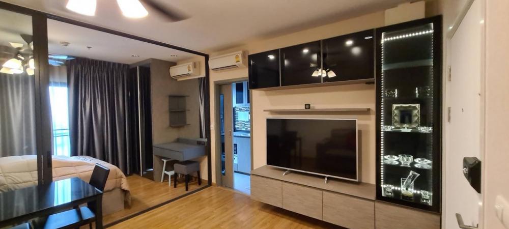 Beautiful, clean room, auspicious number, luxury condo, luxurious central area and the best travel location, next to the BTS. Beautiful, clean room, auspicious number, luxury condo, luxurious central area and the best travel location, next to the BTS.
