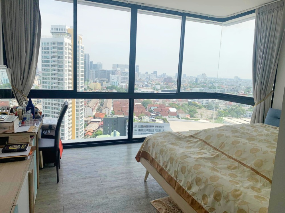 Condo for sale, The Issara Ladprao, 3 bedrooms, 3 bathrooms, 138 sqm., open view room, next to Ladprao Rd. and near MRT and BTS Condo for sale, The Issara Ladprao, 3 bedrooms, 3 bathrooms, 138 sqm., open view room, next to Ladprao Rd. and near MRT and BTS