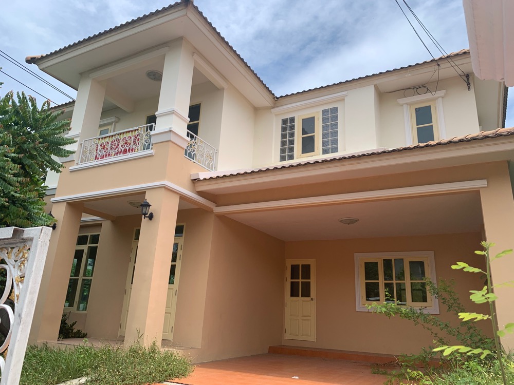 For Sale!! Single House(at the corner) 3bedroom 3bathrooms able to move in For Sale!! Single House(at the corner) 3bedroom 3bathrooms able to move in