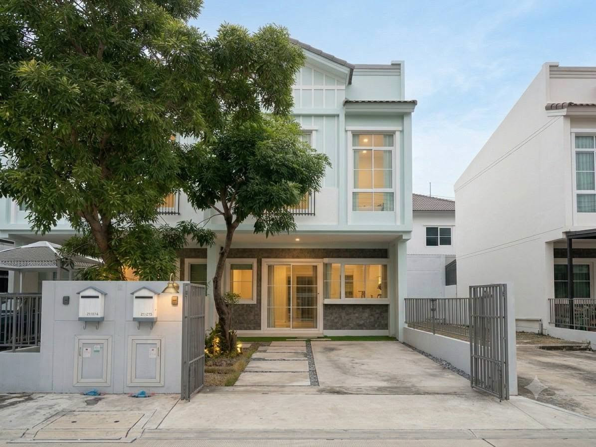 For RENT • Modern Townhome • Indy 2 Bangna-Ramkhamhaeng 2 • Near Mega Bangna &amp; Dulwich College International School 