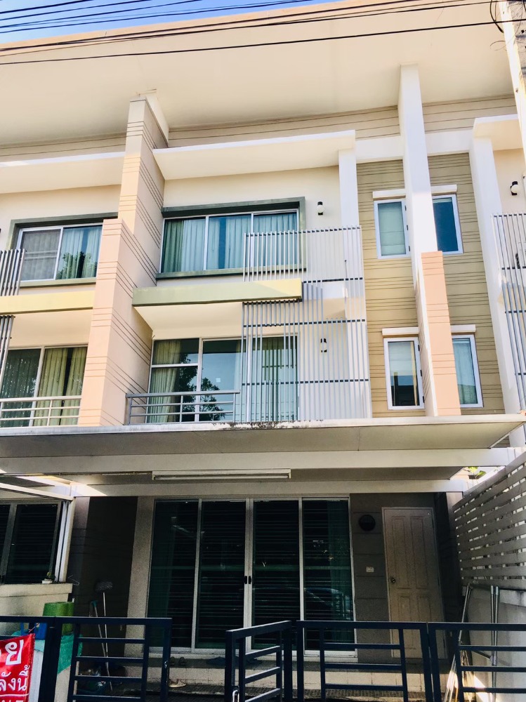 ขาย ทาวเฮ้า 3 ชั้น หมู่บ้าน ทาวน์อเวนิว  ซอย พุทธบูชา 9 ตกแต่งสวย (SAV262)