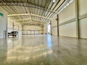 Ready-made factory + office for sale with 3 rai of land, next to the Suvarnabhumi logistics network.