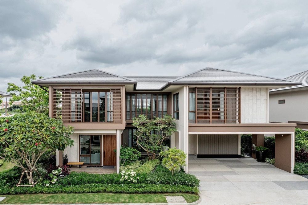 Burasiri Krungthep Kreetha 4bed 5bath 77.3sqwah 35,000,000 fully furnished Am: 0656199198