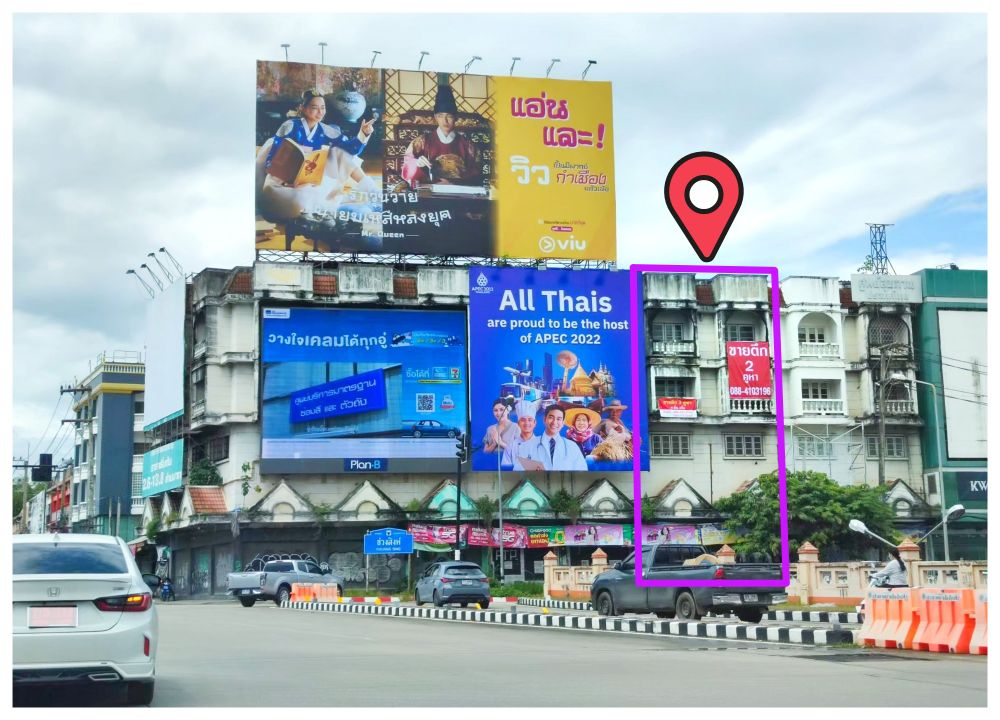Commercial building for sale, 4.5 floors, 2 booths, CBD, next to Super Highway Road, golden location, near Central Festival, Chiang Mai