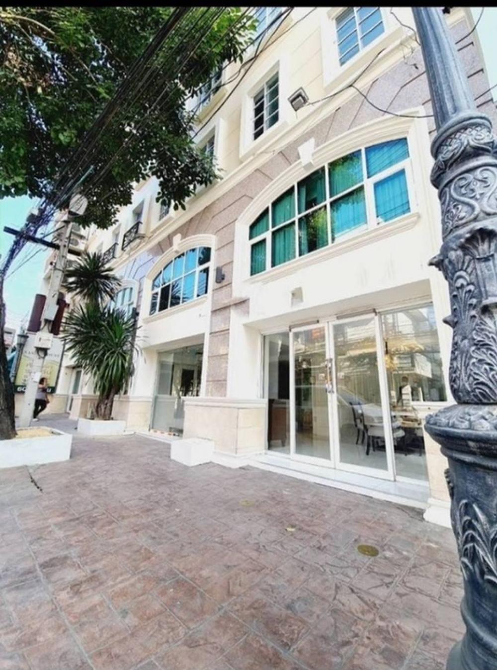 Rental / Selling : Hotel For Rent in Ratchayothin , 5 Storeys , 1500 sqm , 71 sqw 🔥🔥Rental Price: 890,000 THB / Month 🔥🔥🔥🔥Selling Price: 130,000,000 THB 🔥🔥• Mini Room 16 sqm = 7 Units • Stand Room 24 sqm = 12 Units • Superior Room 32 sqm = 7 Units • Suite – รูปที่ 2
