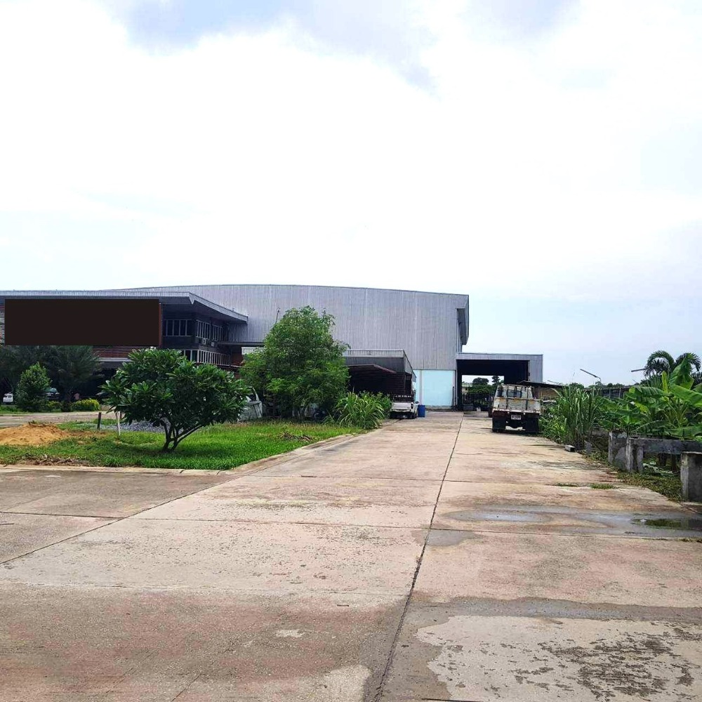 Large warehouse with office and retail space for sale!