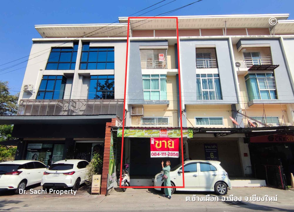 Urgent sale, 4-storey commercial building, Soi Photharam 5, near Wat Chet Yot, good location, suitable for business, fully decorated, ready to move in, Chiang Mai Province