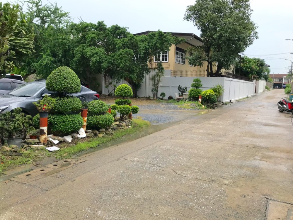 Land in Nawamin area, area 100 sq m. Filled, beautiful plot, not deep into the alley, not flooded, near the National Institute of Development Administration (NIDA) Land in Nawamin area, area 100 sq m. Filled, beautiful plot, not deep into the alley, not flooded, near the National Institute of Development Administration (NIDA)