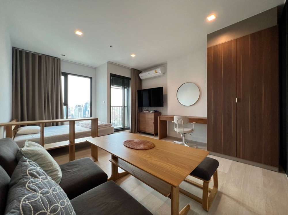 For rent Life one wireless Studio, new room, fully furnished, beautiful view