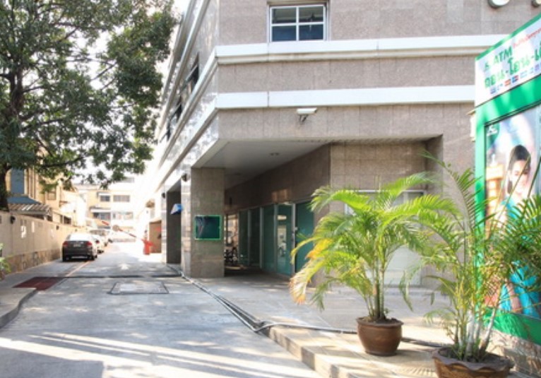 Baan Pathumwan Eng 中 日 Please add LINE ID @806qphgn o8415o5483 Sell & rent 18,000 B