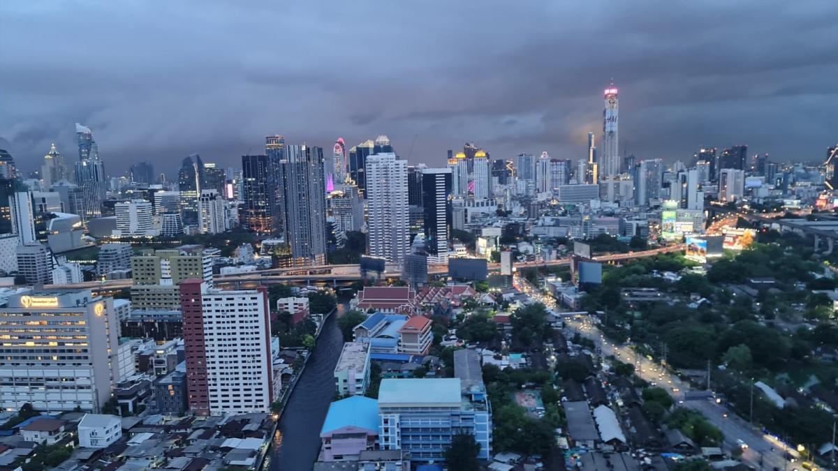 Luxury Circle Condominium Two-Bedroom for Rent
