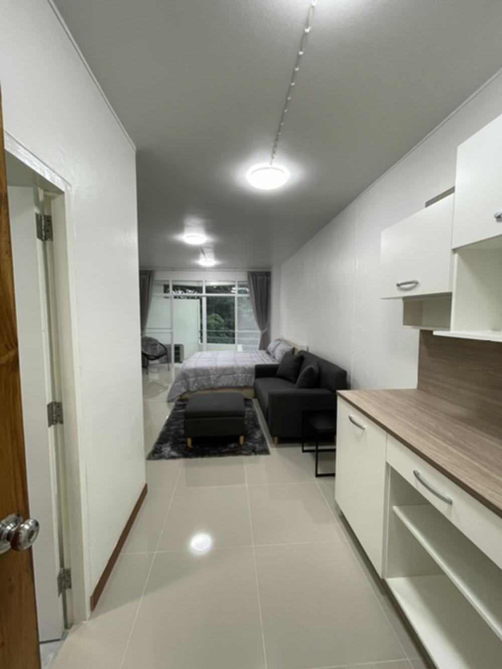 NEWLY RENOVATED  & FULLY FURNISHED 1 BEDROOM CONDO IN THE CENTER OF CHIANG RAI - 35 SQM. – รูปที่ 2