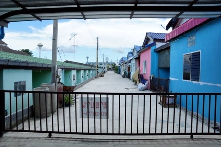 Corner house for sale, very cheap, Soi Wat Huai Prap, Bowin, Map Yang Phon, 100 sq m., 52 sq m.