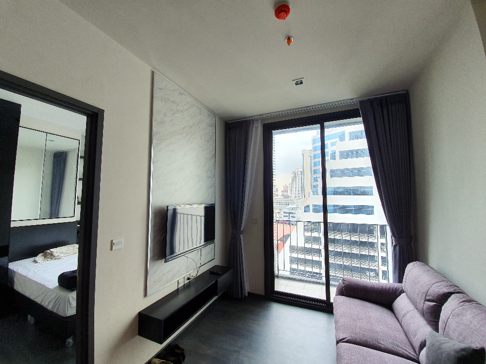 For sale with tenant EDGE SUKHUMVIT 23, next to both BTS and MRT.