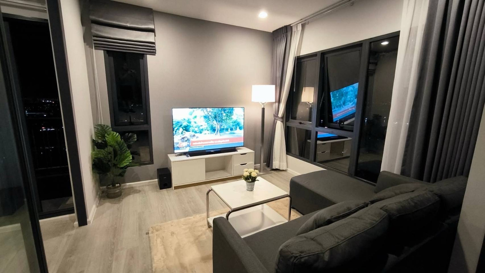 Very cheap rent, 2 bedrooms, this price is very rare, 30th floor, The Key Rama 3